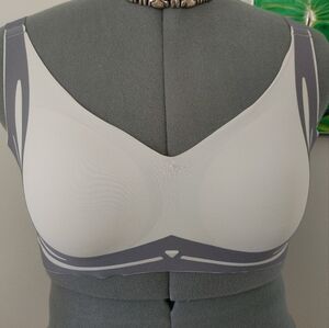 Elegant Gray-on-Gray Women's Bra US XL